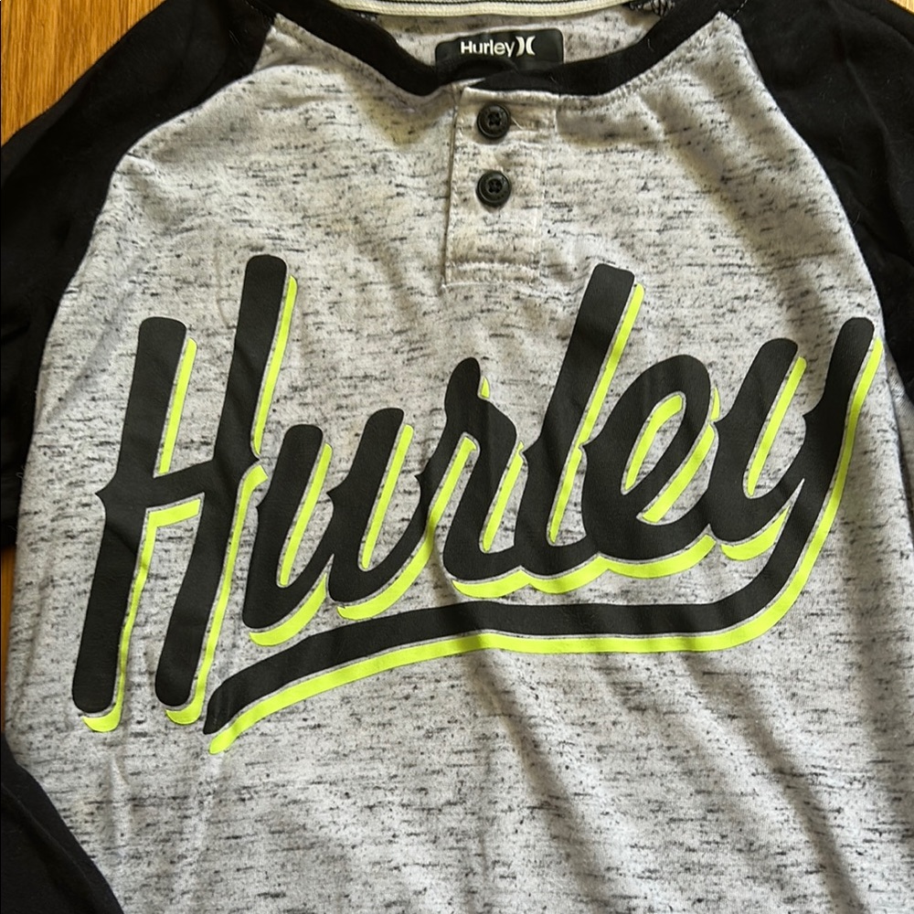 **b2g1** Hurley Black and Gray Long Sleeve Tee - Picture 3 of 4